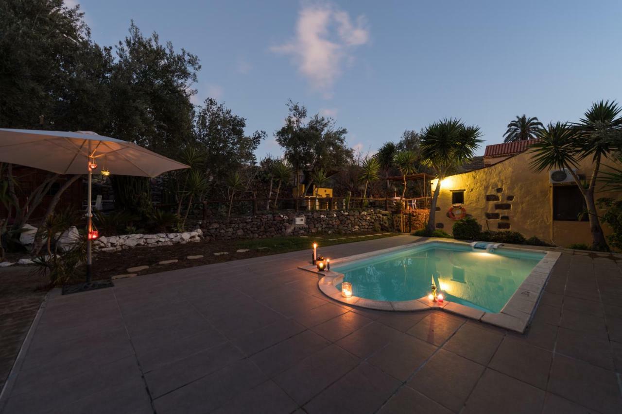 Bohemian Hideaway Finca - 2 Unique Houses With Shared Pool Santa Lucia De Tirajana Ngoại thất bức ảnh